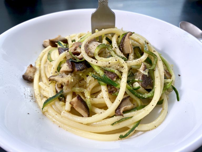 Weeknight Zucchini and Mushroom Bucatini